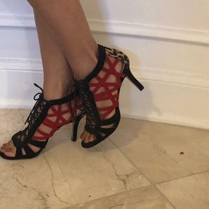 Sexy comfortable heels. Black red leopard